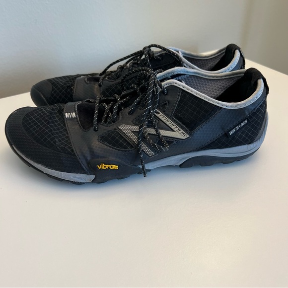New Balance Black and Gray Athletic Shoes - Picture 4 of 7